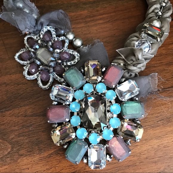 Vintage Beautiful Bling Blue Statment Necklace - Picture 2 of 5